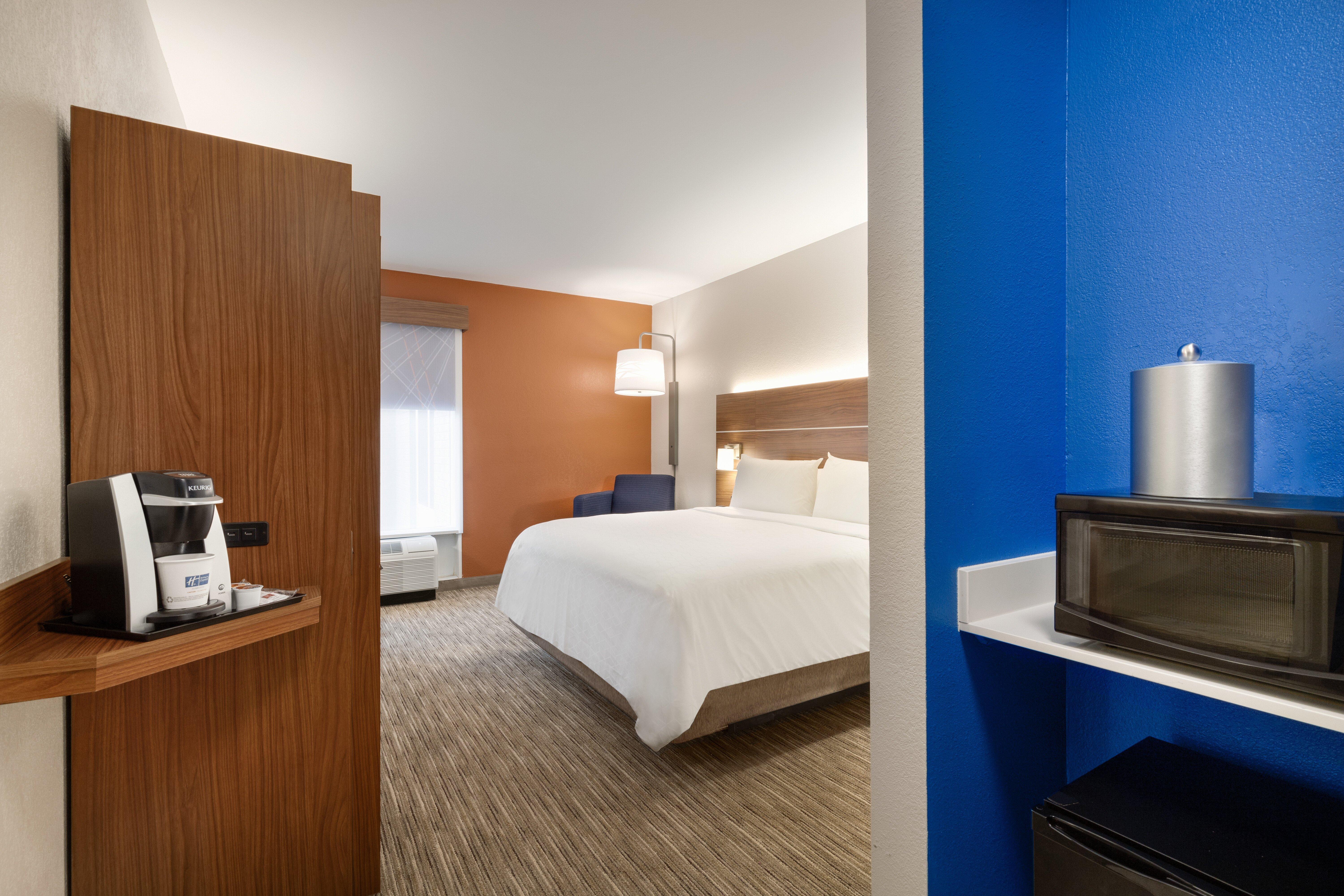 Express & - Area By Ihg