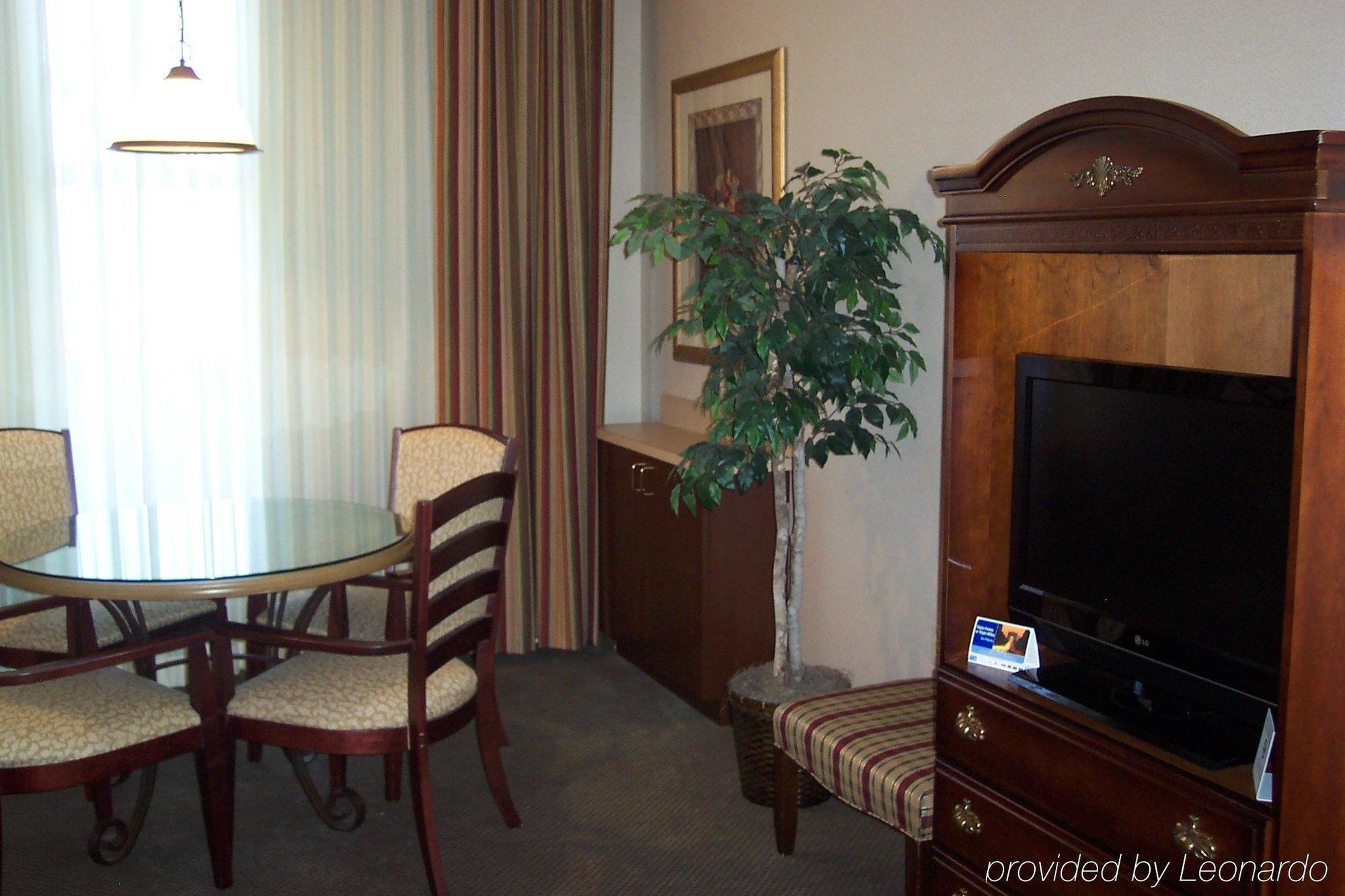Express & - Area By Ihg 2*