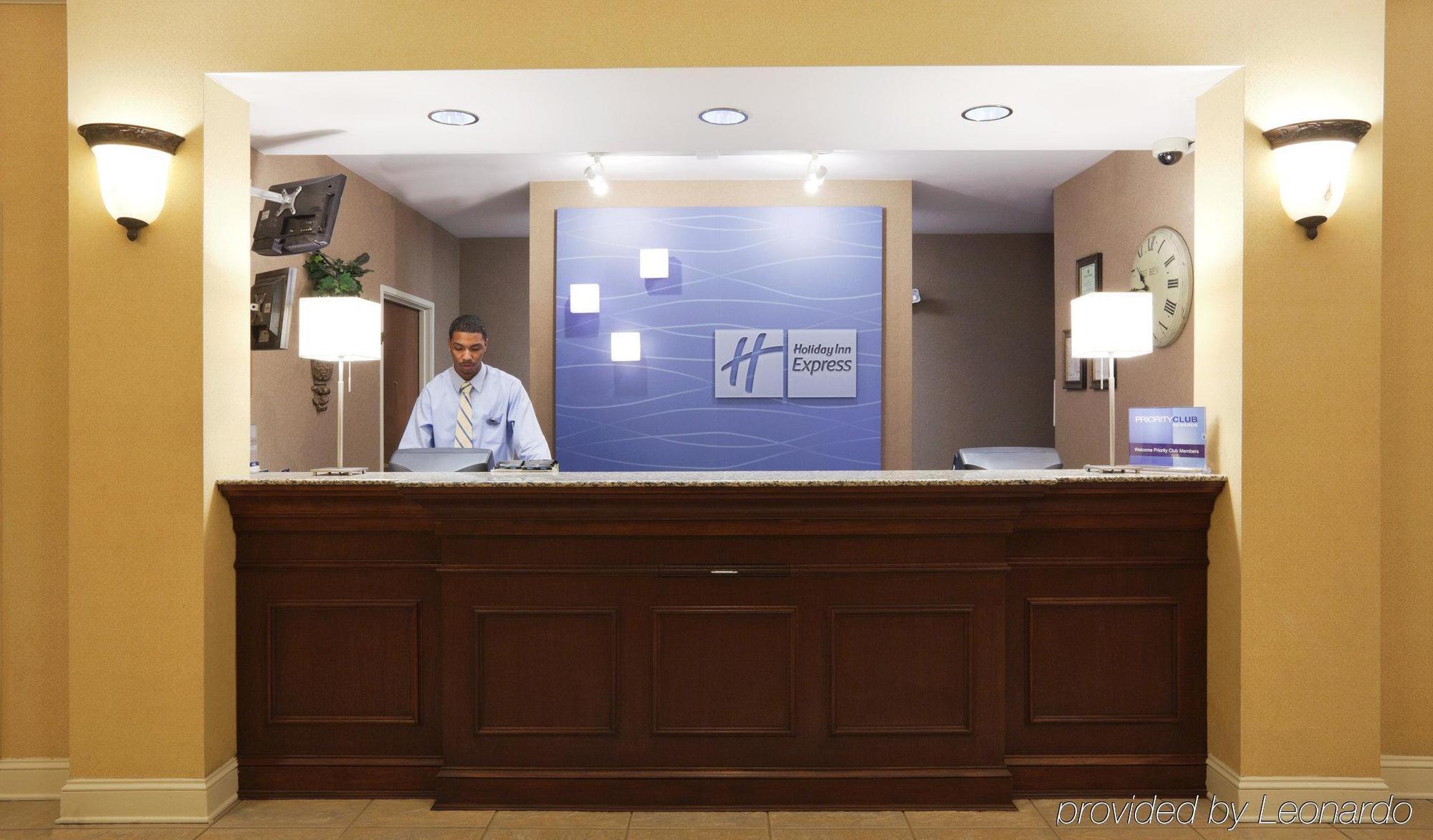 Express & - Area By Ihg