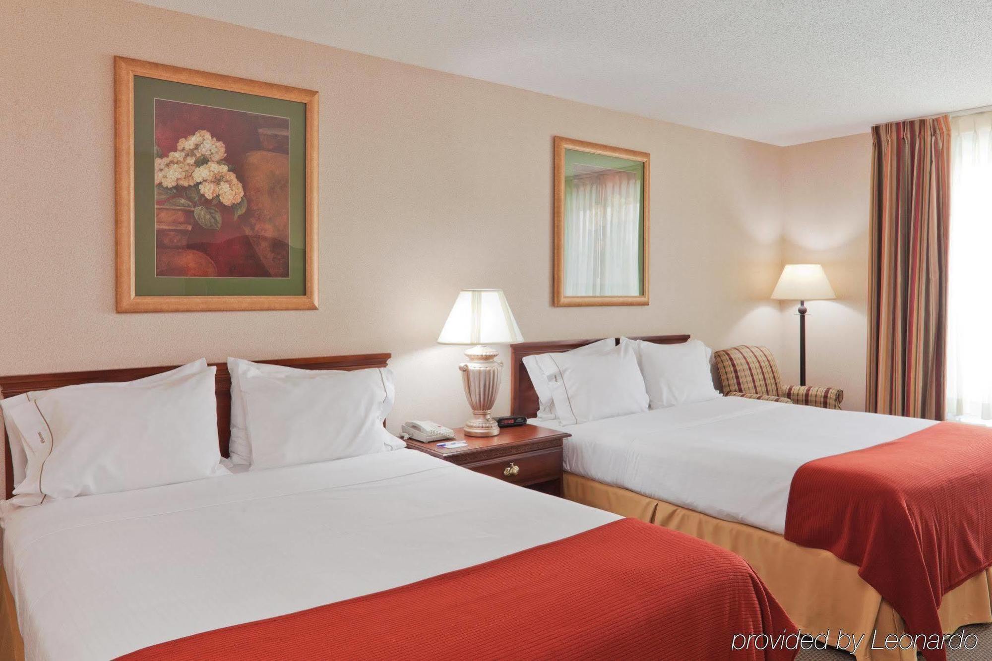 Express & - Area By Ihg 2*