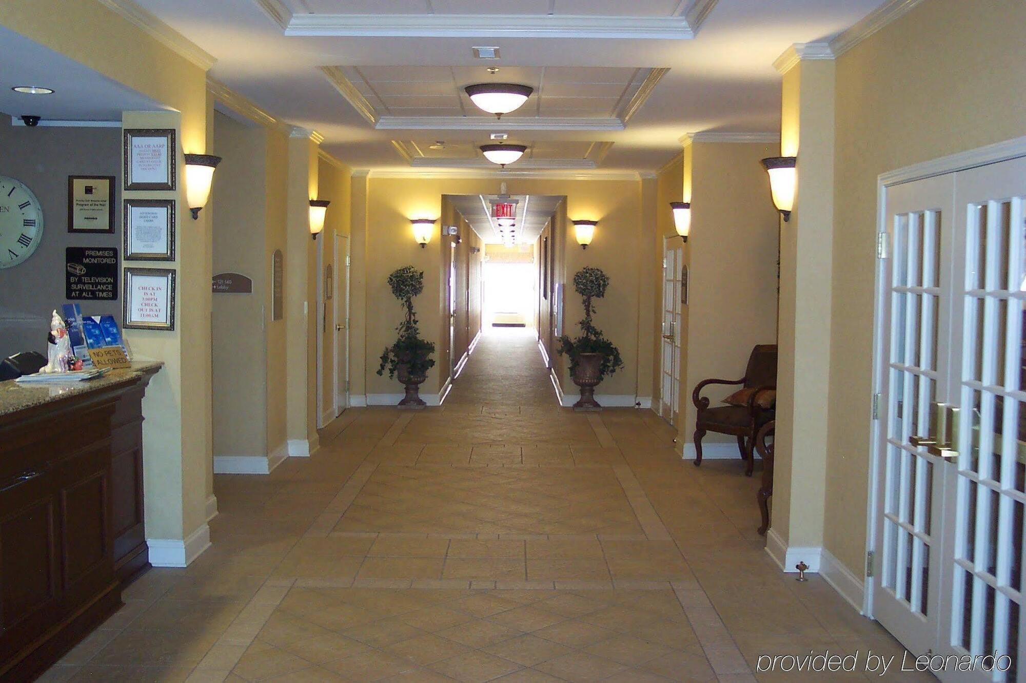 Express & - Area By Ihg Hotel 2*