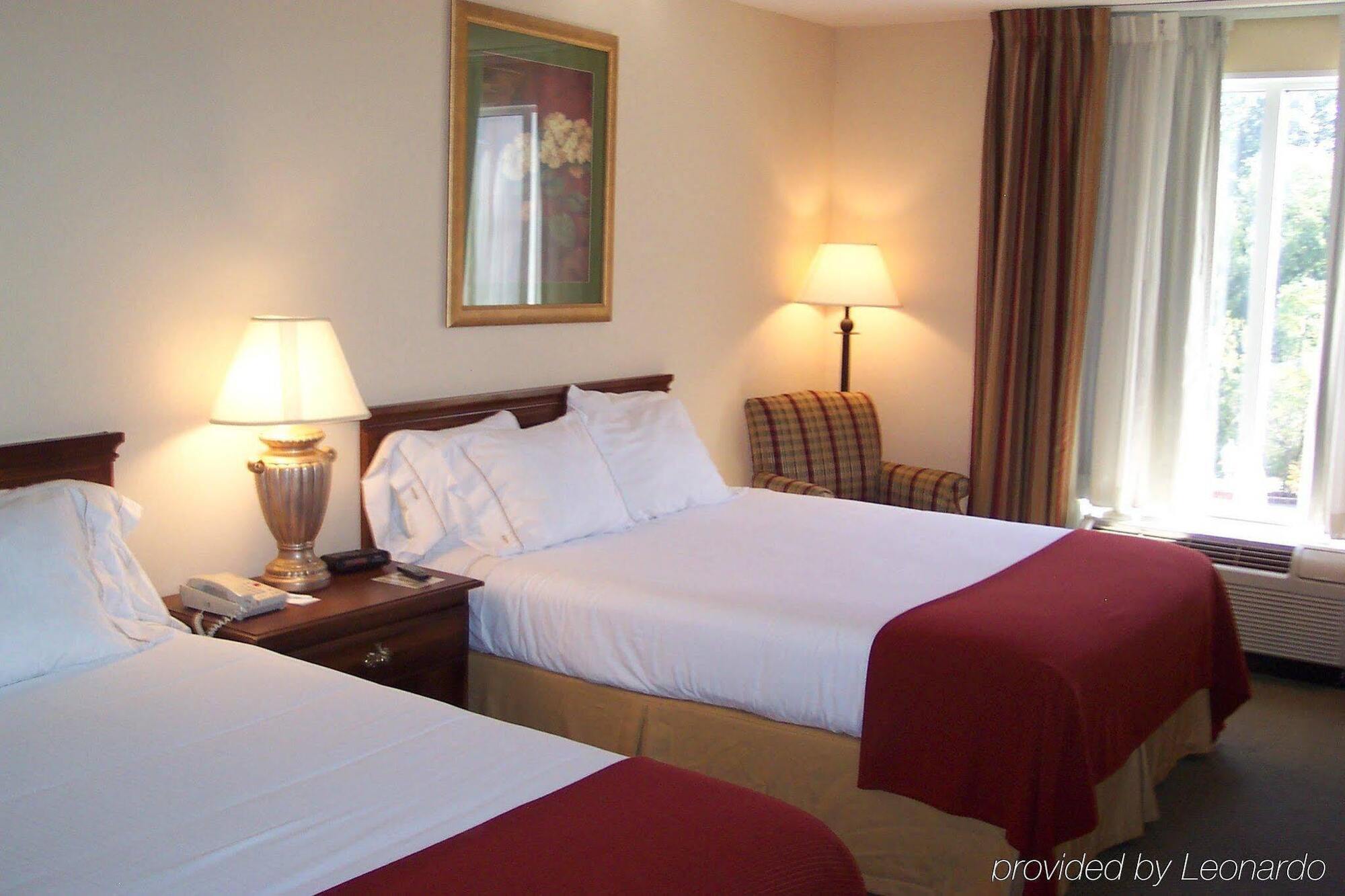 Express & - Area By Ihg
